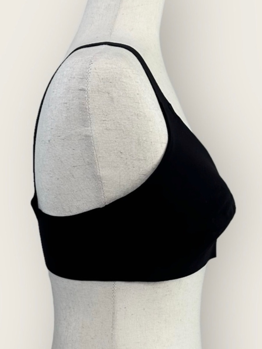 NWOT Lululemon Like Nothing Bra Black Wireless Seamless V-Neck Size 36B - Picture 4 of 9